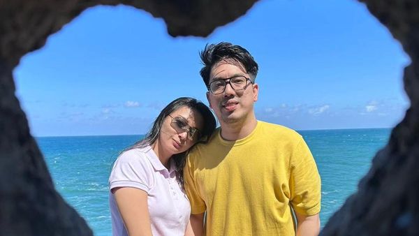 Senyuman Della Puspita yang Nikah Lagi Usai 10 Tahun Menjanda