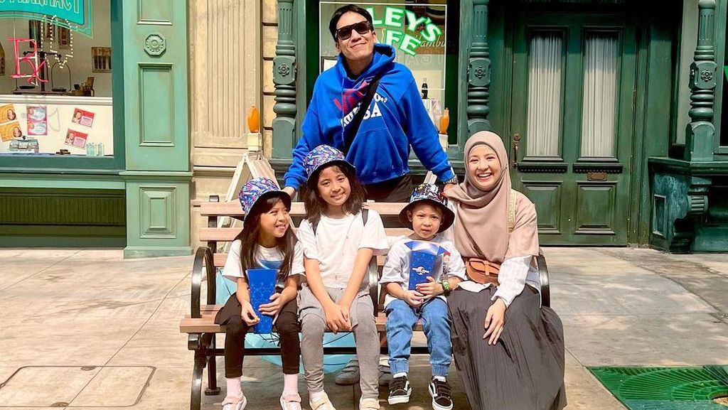 Momen Desta-Natasha Rizki Liburan bareng Anak, Netizen: Yuk Bisa Rujuk! Momen Desta-Natasha Rizki Liburan bareng Anak, Netizen: Yuk Bisa Rujuk!
