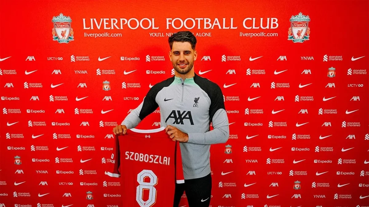 Dominik Szoboszlai pakai nomor 8 di Liverpool (liverpoolfc.com)