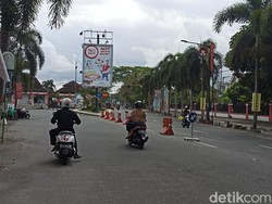 Pengendara Masih Bingung Sistem 2 Jalur di Jalan Dr Wahidin Kota Blitar