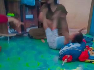 Ditagih Utang Rp 1,3 Juta, Ibu Ini Luapkan Emosi Aniaya Anak