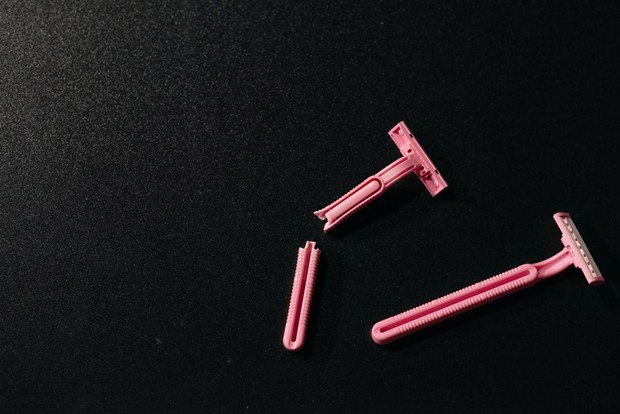 Ilustrasi pisau cukur/Foto: pexels.com/Pavel Danilyuk Ilustrasi pisau cukur/Foto: pexels.com/Pavel Danilyuk