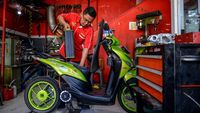 Intip Bengkel Konversi Motor Listrik Rp 9,5 Juta di Bandung