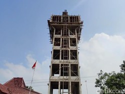 Wow! Kades di Batang Ini Bangun Kantor Desa 8 Lantai Tanpa Duit Negara