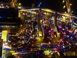 Lihat Lagi Suasana Pelabuhan Ketapang yang Antre hingga 6 Jam