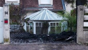 Kerusuhan Kian Memanas, Rumah Walikota di Prancis Dibakar Massa
