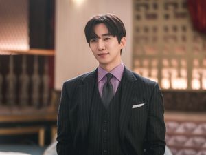 Transformasi Lee Junho 2PM, Dulu hingga Kini Tebar Pesona di King The Land Transformasi Lee Junho 2PM, Dulu hingga Kini Tebar Pesona di King The Land