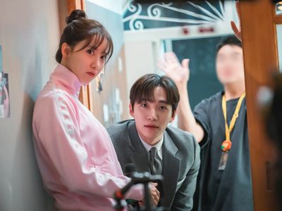 Aksi YoonA-Junho yang Bikin Gemas di King The Land