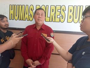 2 Pemotor Lempari Mobil Pakai Batu di Buleleng