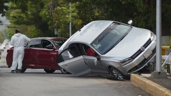 Penampakan Mobil Pria yang Dibunuh Orang Tak Dikenal di Meksiko