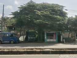 Bangunan Eks Stasiun di Indramayu dari Tahun 1912, Kokoh Tapi Tak Terawat