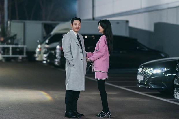 Potret Kim Dong Wook dan Moon Ga Young dalam drama Shooting Stars/ Foto: instagram.com/tvn_drama Potret Kim Dong Wook dan Moon Ga Young dalam drama Shooting Stars