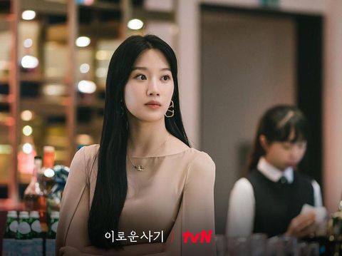 Potret Moon Ga Young sebagai cameo dalam drama Delightfully Deceitful./ Foto: instagram.com/tvn_drama