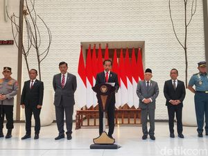 Respons Jokowi soal Buku SBY Pilpres 2024 & Cawe-cawe Presiden Jokowi