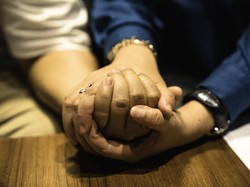 Pria Ini Ketahuan Selingkuh Gegara Bawa Wanita Lain ke Warung Burjo Langganan