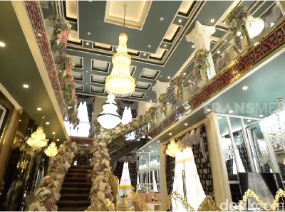 Mewahnya Rumah Mami Sultan di Palembang, Bisa Nonton YouTube di Kulkas!