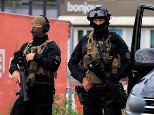 Rusuh, Prancis Siagakan Polisi Khusus