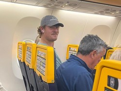 Kocaknya Maskapai Ini, Balas Keluhan Penumpang Pakai Meme