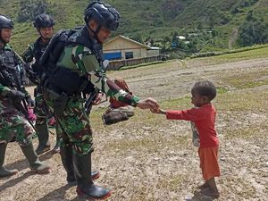 Satgas Yonif PR 433/JS Jaga Teritorial di Distrik Mbua, Jamin Keamanan Warga Satgas Yonif PR 433/JS Jaga Teritorial di Distrik Mbua, Jamin Keamanan Warga