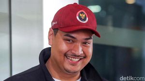 Senyum Menpora Usai Diperiksa 2 Jam oleh Kejagung