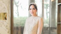5 Inspirasi Pakai Baju Warna Nude a la Shandy Aulia Agar Tak Membosankan