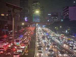 Jam Pulang Kerja, Tol Dalam Kota Macet di Beberapa Titik