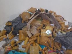 Jemaah Nekat Bawa Zamzam di Bagasi? Siap-siap Koper Dibongkar!