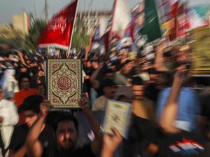 Al-Quran Kembali Dibakar di Swedia, Pelakunya Wanita Kelahiran Iran Al-Quran Kembali Dibakar di Swedia, Pelakunya Wanita Kelahiran Iran