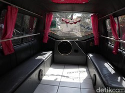 Unik! Angkot Ciamik dengan Lantai Keramik dari Bandung