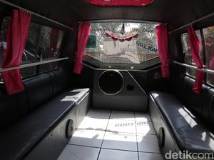 Unik! Angkot Ciamik dengan Lantai Keramik dari Bandung Unik! Angkot Ciamik dengan Lantai Keramik dari Bandung