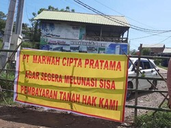 Jeritan Warga di Parepare Jalan Perumahan Ditutup gegara Tanah Belum Dibayar