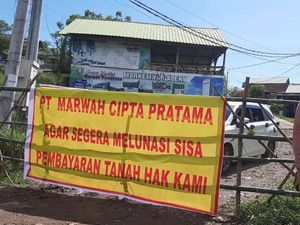 Jeritan Warga di Parepare Jalan Perumahan Ditutup gegara Tanah Belum Dibayar Jeritan Warga di Parepare Jalan Perumahan Ditutup gegara Tanah Belum Dibayar