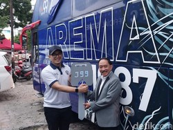 J99 Hibahkan Bus Ofisial untuk Arema FC Meski Tak Lagi Jadi Sponsor