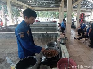 Tak Punya Kantor, Damkar Kota Tasikmalaya Siaga di Kolam Ikan Tak Punya Kantor, Damkar Kota Tasikmalaya Siaga di Kolam Ikan