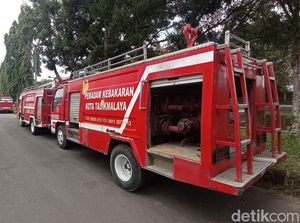 Tugas Teraneh Damkar Kota Tasik: Ganti Baterai Kunci Motor di Ciamis Tugas Teraneh Damkar Kota Tasik: Ganti Baterai Kunci Motor di Ciamis