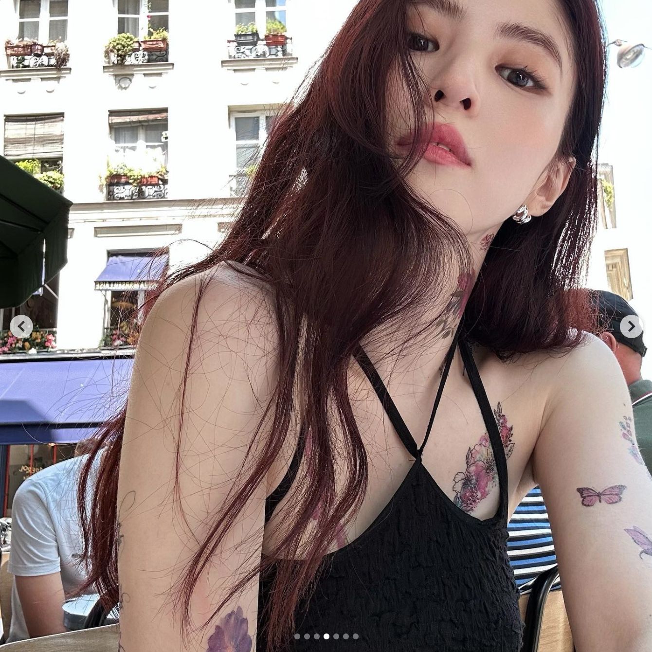Han So Hee terlihat punya tato baru Han So Hee terlihat punya tato baru