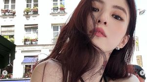7 Gaya Han So Hee Pamer Tato Baru di Leher dan Dada, Bikin Fans Flashback