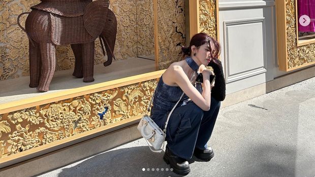 Han So Hee terlihat punya tato baru Han So Hee terlihat punya tato baru