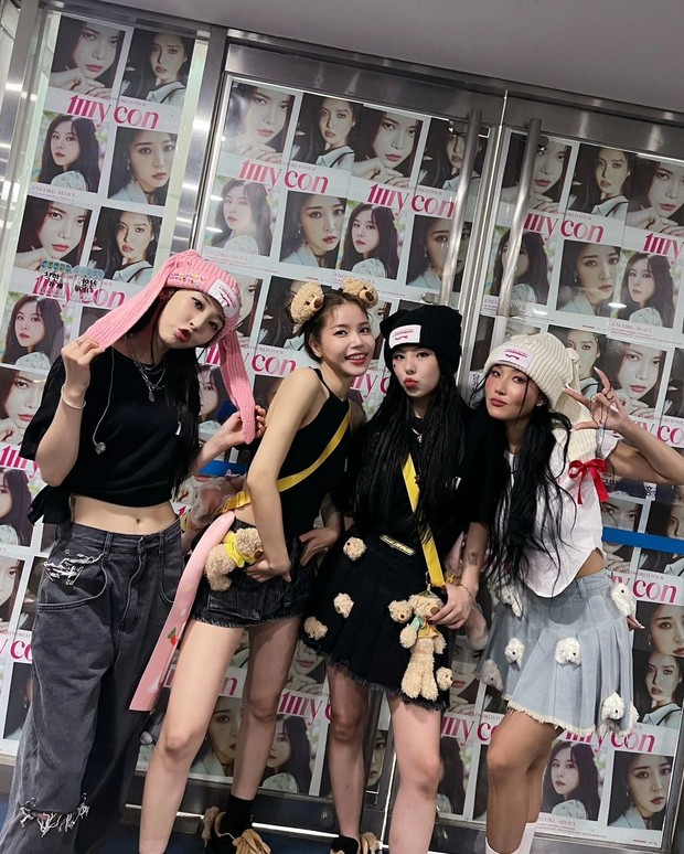 Hwasa memulai karier bersama MAMAMOO di bawah agensi RBW