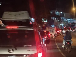 Penampakan Kemacetan di Kawasan Puncak Malam Ini
