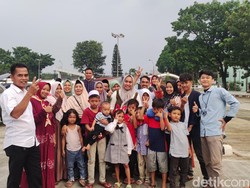 Jemput Jemaah Haji, Keluarga Asal Banten Rela Sewa Bus