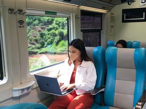Mengenal Kereta Eksekutif: Nama dan 5 Kelas Kereta Api Mengenal Kereta Eksekutif: Nama dan 5 Kelas Kereta Api