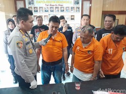 Komplotan Hipnotis Bikin Korban Jual Mobil demi Batu Merah Delima Palsu