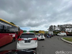 Jalan Menuju Tol Makassar dari Arah Tallasa Macet Parah, Tak Ada Petugas