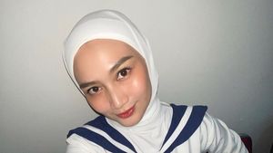 5 Potret Melody Laksani: Cosplay Sailormoon Berhijab-Manggung Bareng JKT48