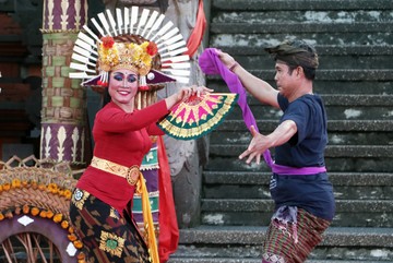 Pemprov Bali Tindak Tegas: Pementasan Joged Bumbung Erotis Dilarang!