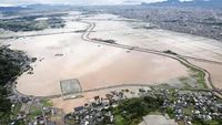 Penampakan Banjir Rendam Jepang