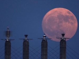 Supermoon 1 Agustus 2023 Jam Berapa? Simak Waktu Pengamatannya Supermoon 1 Agustus 2023 Jam Berapa? Simak Waktu Pengamatannya