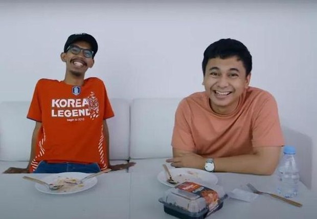 Raditya Dika dan Pandu/Foto: Tangkapan layar Youtube Raditya Dika