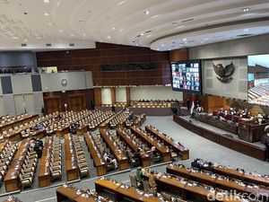 Pandemi Sudah Dicabut, Hanya 36 Anggota DPR Hadir Fisik di Paripurna